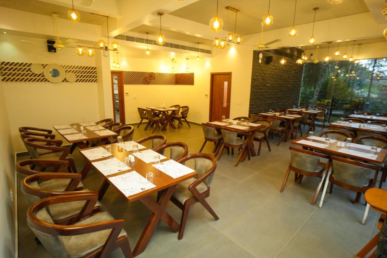 Royalton Residency Otel Mundakāyam Dış mekan fotoğraf