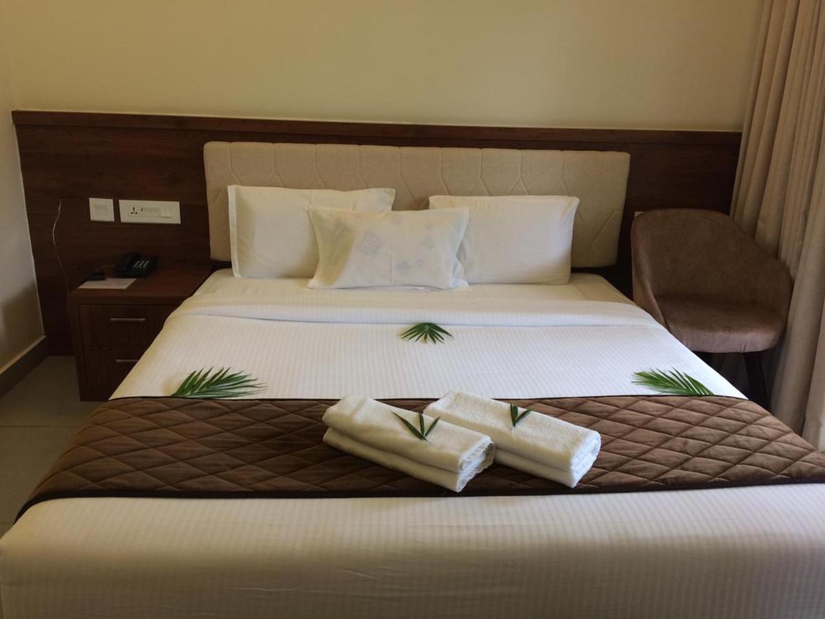 Royalton Residency Otel Mundakāyam Dış mekan fotoğraf